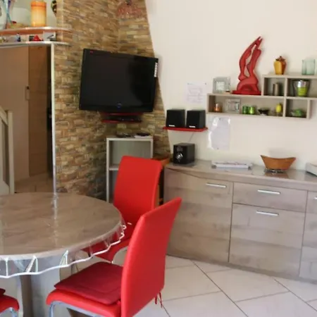 19, Port Venus Au Village Naturiste * Agde